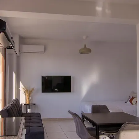 Phaedrus Living: Flat 101