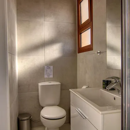 Phaedrus Living: Flat 101 *